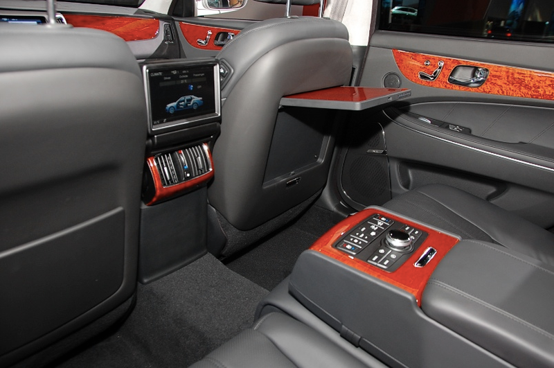 Illustration for article titled Hyundai Equus: A High-Priced Hyundai Not For Us